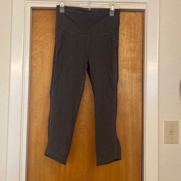 LULULEMON Wunder Under Crop (Hi-Rise) Awaken Full-On Luxtreme 21" size 8 - Picture 3 of 10